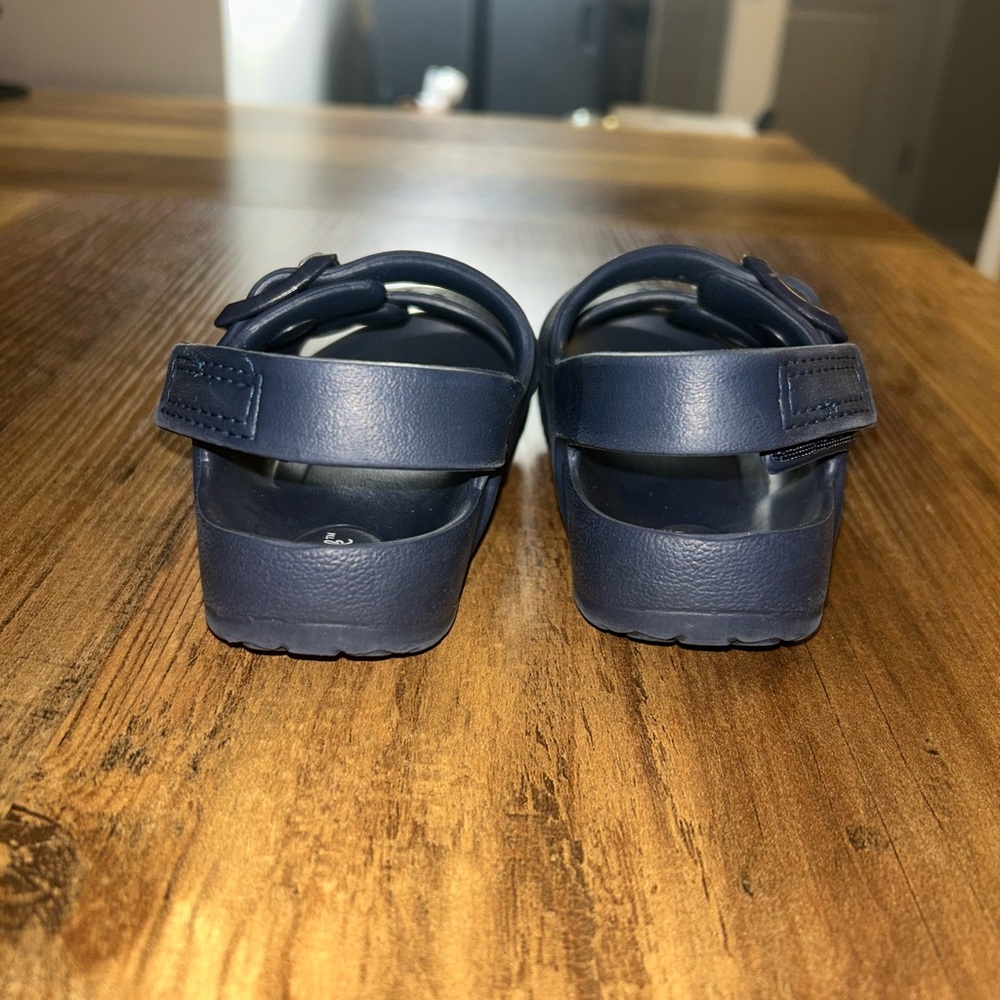 Cat & Jack Navy Kids Sandals - Picture 3 of 7